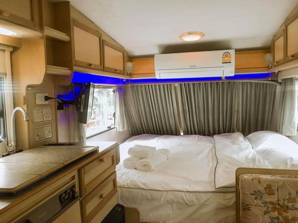 Nice Nite Campervans Phra Nakhon Si Ayutthaya Exterior photo